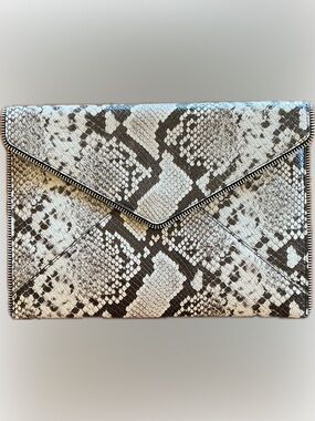 🌟NWT🌟 Rebecca Minkoff Leo Leather Snake-Print Envelope Clutch